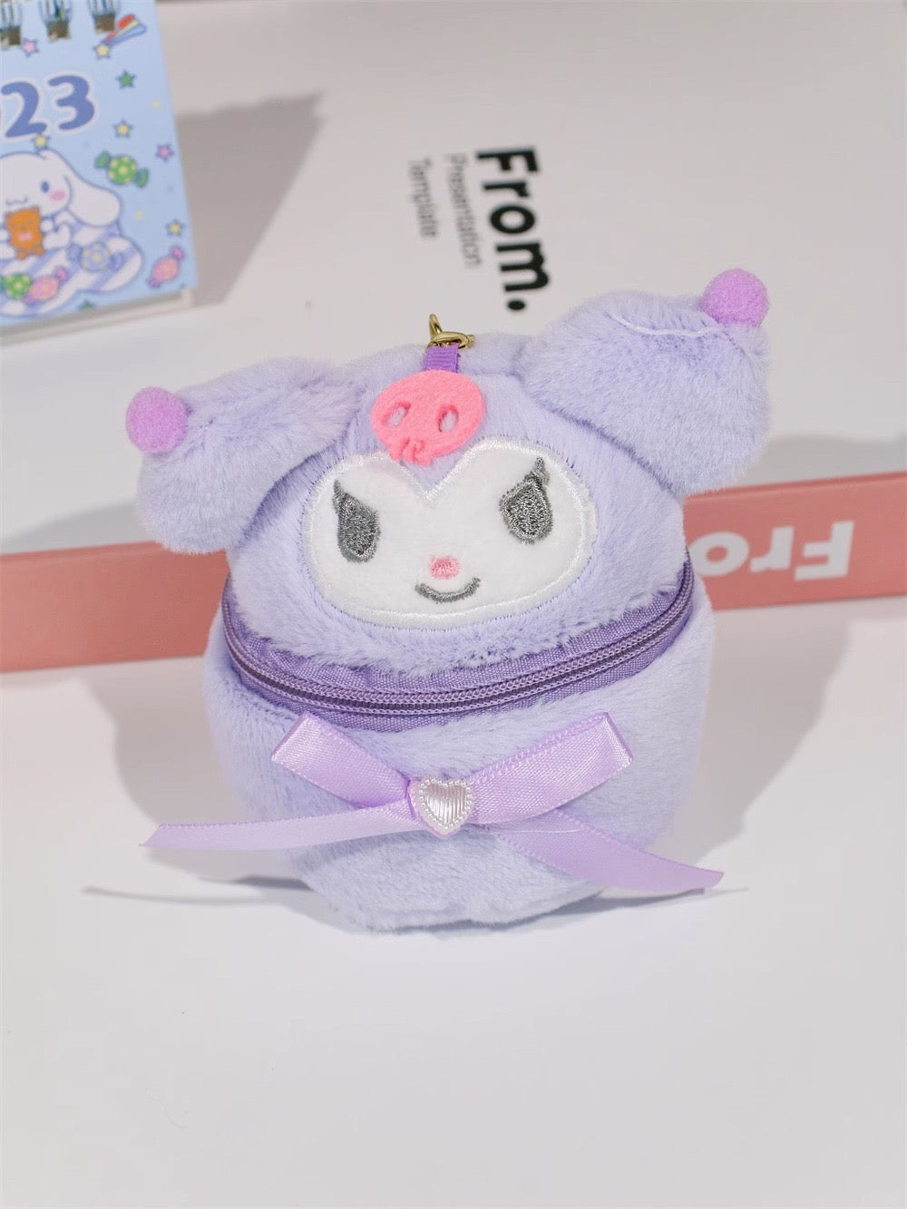 Add a touch of cuteness to your day with this soft plush coin purse!
Perfect for holding coins, small accessories, or keys — it’s both adorable and practical.