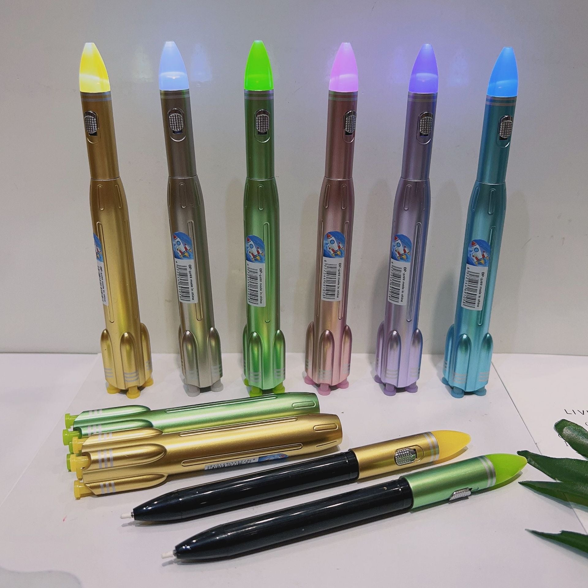 🚀 Rocket LED Ballpoint Pen – Fun Light-Up Design 🚀  Perfect gift