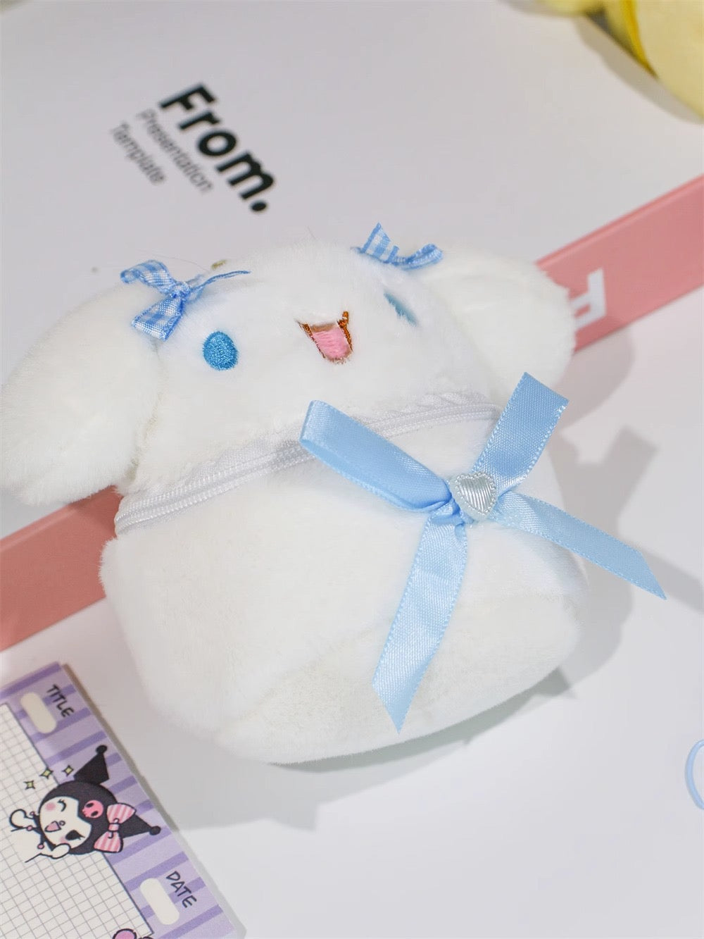 Add a touch of cuteness to your day with this soft plush coin purse!
Perfect for holding coins, small accessories, or keys — it’s both adorable and practical.