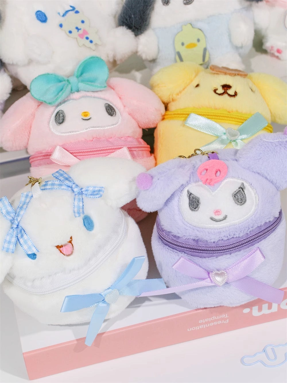 Add a touch of cuteness to your day with this soft plush coin purse!
Perfect for holding coins, small accessories, or keys — it’s both adorable and practical.