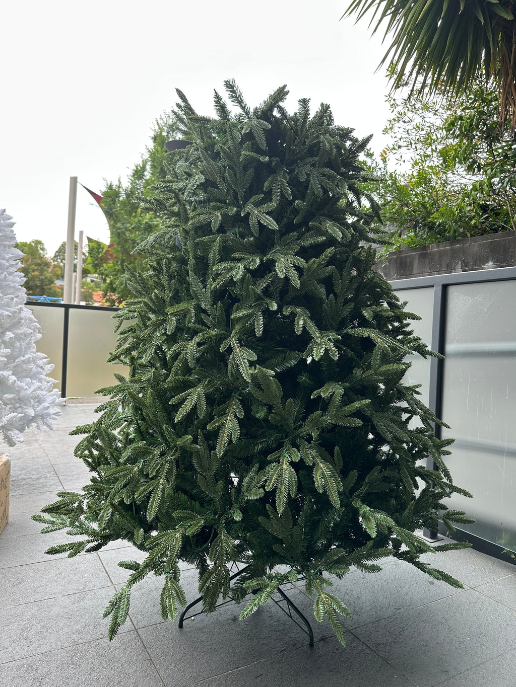 Premium Artificial Christmas Tree with Warm LED Lights – Realistic Pine Style