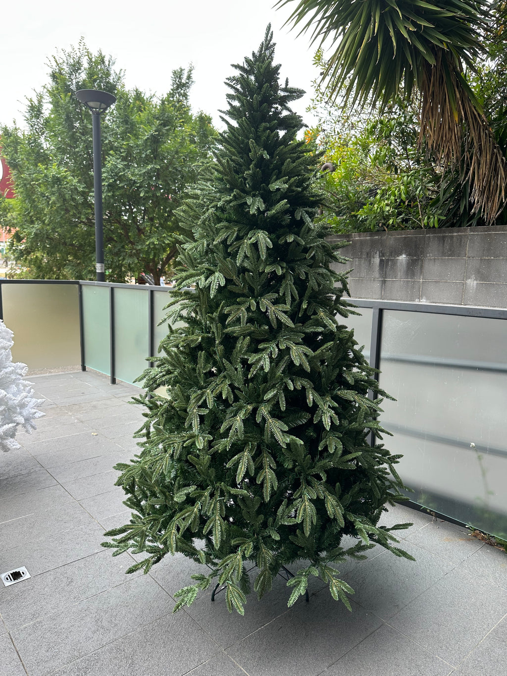 Premium Artificial Christmas Tree with Warm LED Lights – Realistic Pine Style